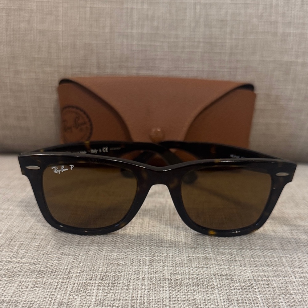 Ray-Ban Classic Brown Tortoise Wayfarer Sunglasses